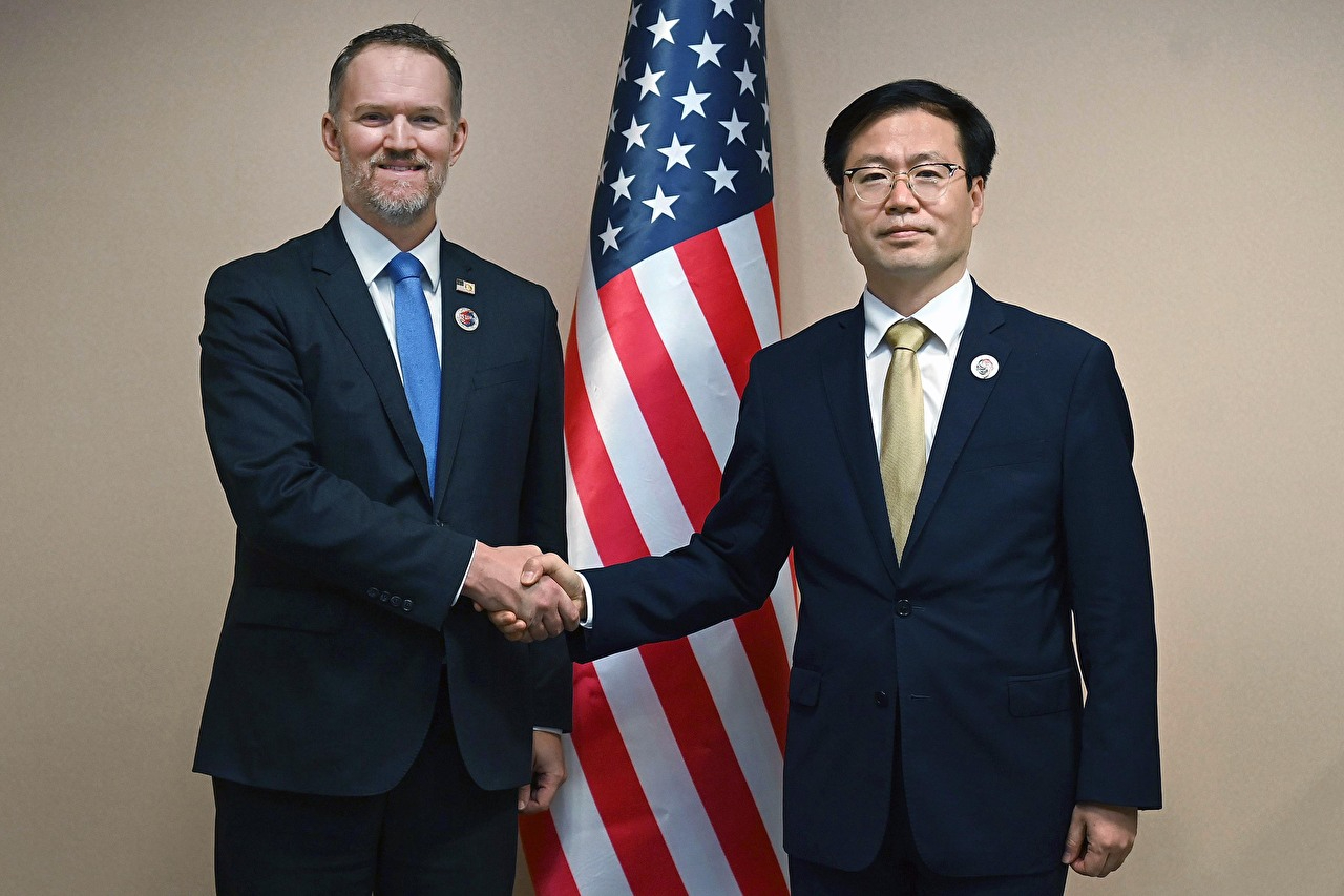 제이미슨 그리어 미국무역대표(왼쪽)와 여한구 산업통상부 통상교섭본부장 [사진=연합뉴스]