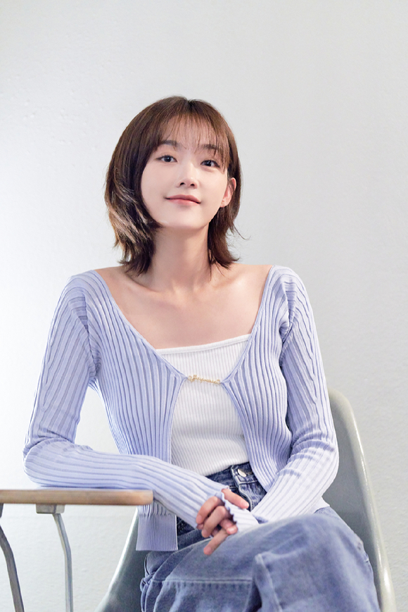 배우 이유미가 JTBC 토일드라마 '힘쎈여자 강남순' 종영 인터뷰에 앞서 포즈를 취하고 있다. [사진=바로엔터테인먼트]