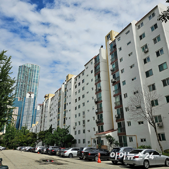 개포우성4차 아파트 단지 전경. [사진=이효정 기자 ]
