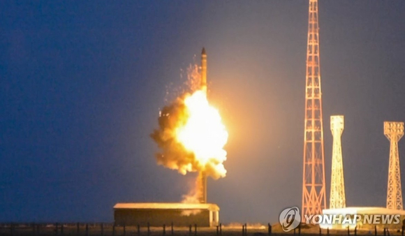 대륙간탄도미사일(ICBM) 발사 모습. 기사와 직접적인 관련이 없는 사진 [사진=타스/연합뉴스]