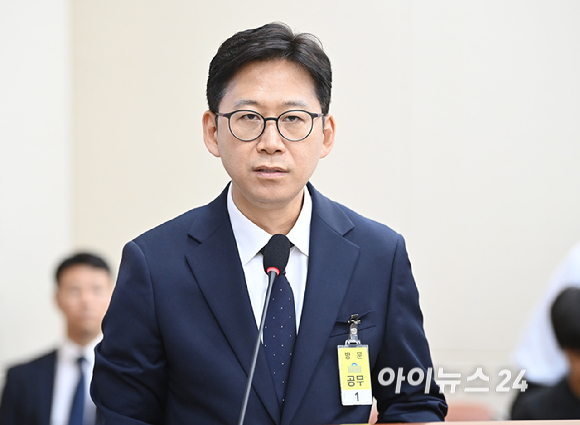 배경훈 과학기술정보통신부 장관 후보자가 14일 서울 여의도 국회에서 열린 과학기술정보방송통신위원회 인사청문회에서 모두발언을 하고 있다. [사진=곽영래 기자]