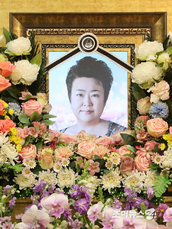 가수 방실이(본명 방영순)의 빈소가 20일 오후 인천 강화군 참사랑장례식장에 마련되어 있다.[사진=사진공동취재단]