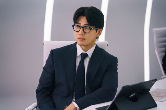 '키스 식스 센스' 윤계상 스틸컷 [사진=디즈니+]