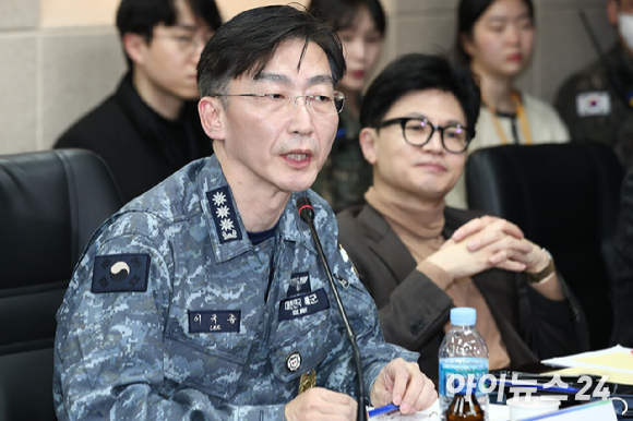 이국종 국군대전병원장이 지난 21일 한국국방연구원(KIDA) 유튜브 영상에서 군의관 부족 현상을 지적하고 있다. [사진=한국국방연구원 유튜브]