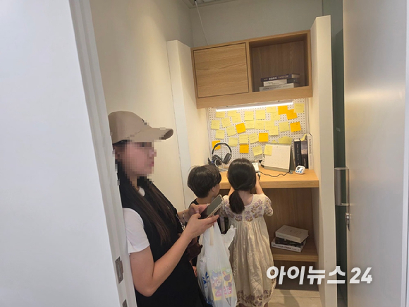 무신사 메가스토어 성수 전경. [사진=로블록스]