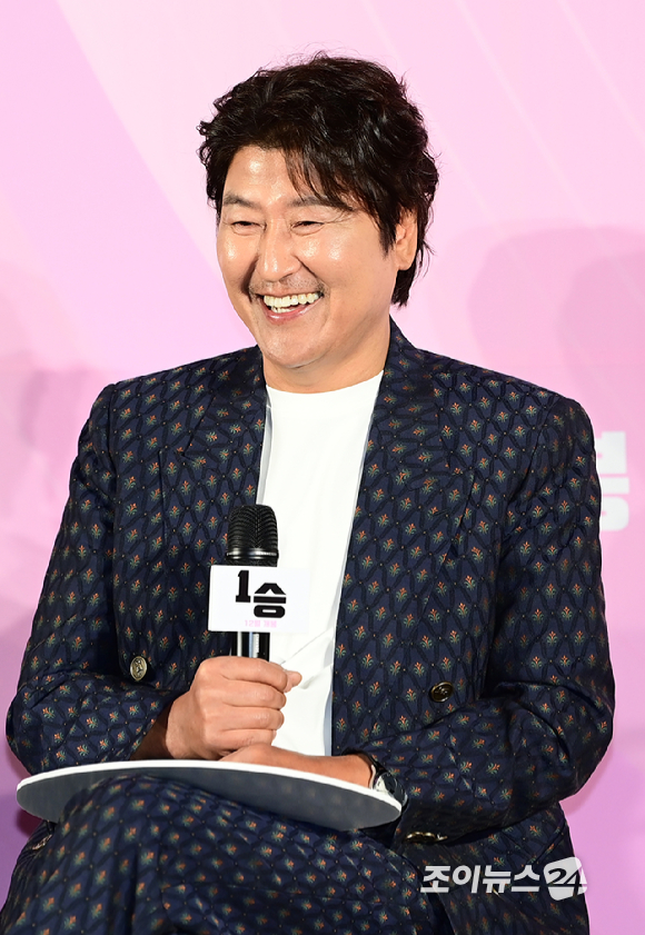 배우 송강호가 28일 오전 서울 용산구 CGV 용산아이파크몰에서 열린 영화 '1승'(감독 신연식) 제작보고회에 참석하고 있다. [사진=정소희 기자]