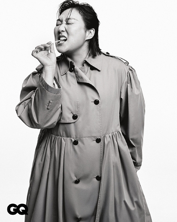 대세 개그우먼 이수지가 화보 촬영을 했다. [사진=GQ코리아 ]