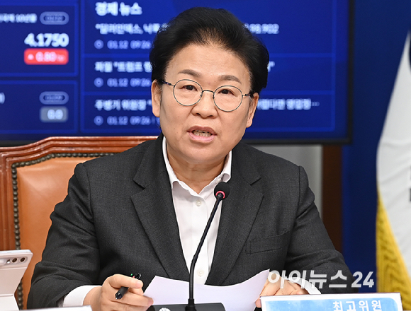 문정복 더불어민주당 신임 최고위원이 12일 서울 여의도 국회에서 열린 최고위원회의에서 발언하고 있다. [사진=곽영래 기자]