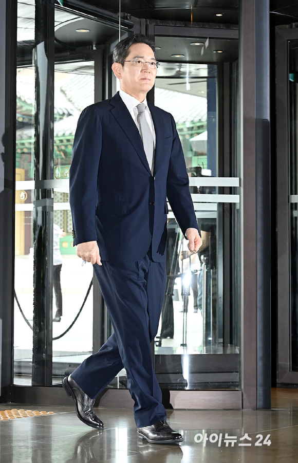 이재용 삼성전자 회장이 1일 서울 중구 신라호텔에서 열린 2026년 제36회 삼성호암상 시상식에 참석하고 있다. [사진=곽영래 기자]