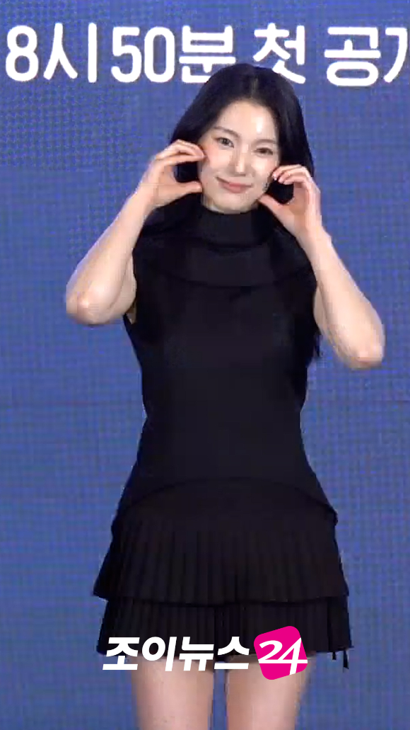 배우 한동희가 지난 6일 오후 서울 광진구 풀만 앰배서더 서울 이스트폴에서 열린 티빙 오리지널 '취사병 전설이 되다' 제작발표회에 참석해 포즈를 취하고 있다. [사진=문수지 기자]
