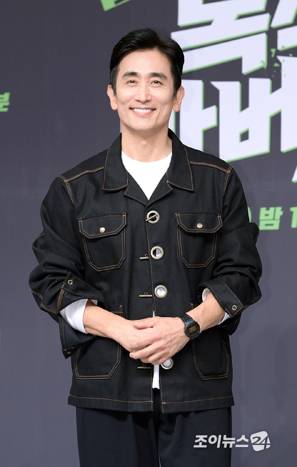 배우 차인표가 25일 오후 서울 양천구 목동 SBS 사옥에서 열린 SBS 새 예능 프로그램 '옆집 남편들-녹색 아버지회'(이하 '녹색 아버지회') 제작발표회에 참석하고 있다. [사진=정소희 기자]