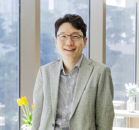 LG AI연구원 신임 공동 연구원장에 선임된 이홍락 부사장. [사진=LG AI연구원]