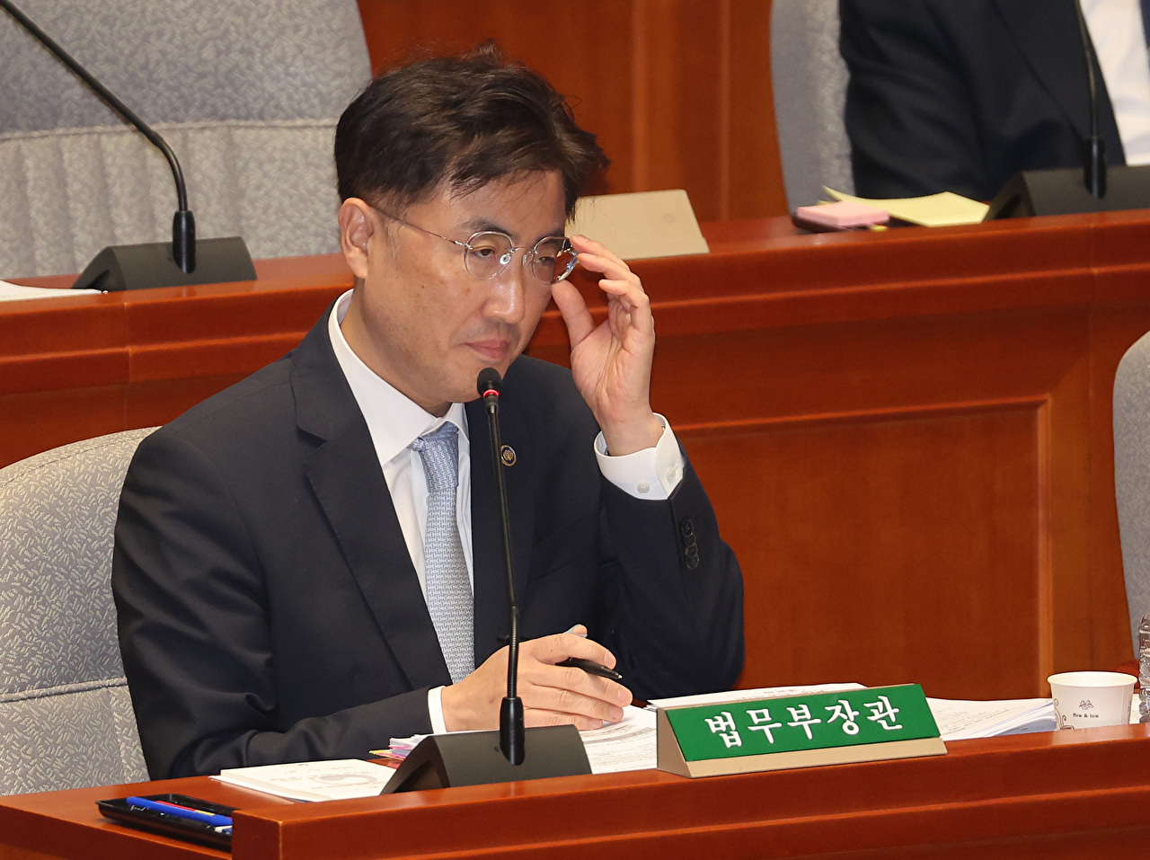 노만석 검찰총장 직무대행이 12일 서울 서초구 대검찰청으로 출근하고 있다. 2025.11.12 [사진=연합뉴스]
