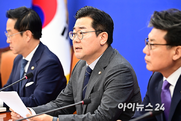 박찬대 당대표 직무대행 겸 원내대표가 1일 오전 서울 여의도 국회에서 열린 정책조정회의에서 발언하고 있다. [사진=곽영래 기자]