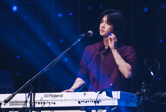 밴드 엑스디너리 히어로즈가 서울 송파구 잠실실내체육관에서 'Xdinary Heroes 'Beautiful Mind' World Tour FINALE in SEOUL'('뷰티풀 마인드' 월드투어 피날레 인 서울)을 통해 팬들을 만나고 있다. [사진=JYP엔터테인먼트]