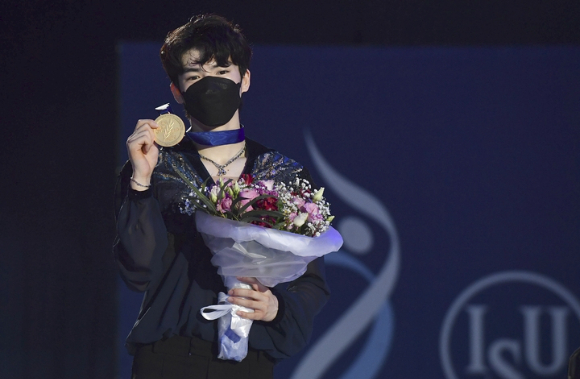 차준환이 23일(한국시간) 에스토니아 탈린의 톤디라바 아이스 홀에서 열린 2022 ISU 4대륙선수권대회 남자 싱글에서 금메달을 차지했다. [사진=뉴시스]