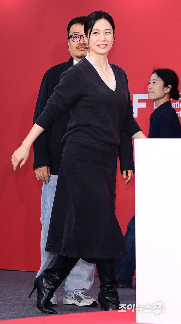 배우 김현주가 10일 부산 해운대구 영화의전당에서 열린 제31회 부산국제영화제 '실낙원' 기자회견에 참석하고 있다. [사진=정소희 기자]