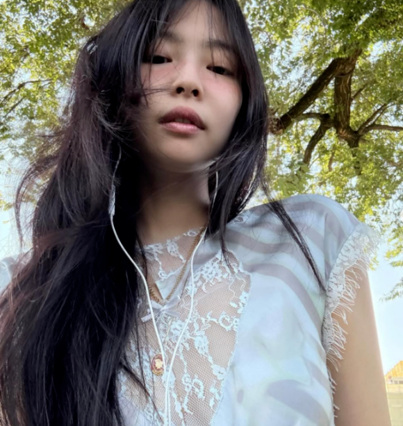 제니 [사진=제니 SNS]