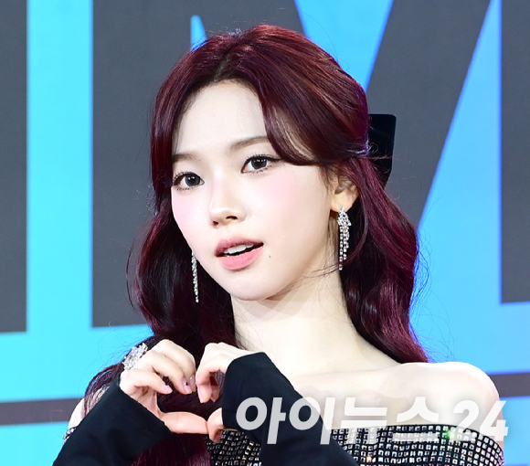 지난해 11월 그룹 에스파(aespa) 카리나가 인천 중구 운서동 인스파이어 아레나에서 열린 'MMA 2024'(멜론뮤직어워드 2024) 시상식에 참석하고 있다. [사진=정소희 기자]