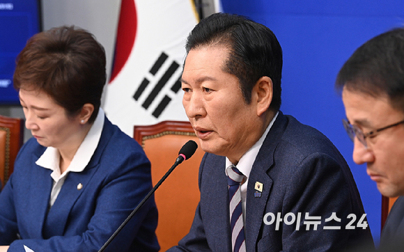 정청래 더불어민주당 대표가 2일 서울 여의도 국회에서 열린 최고위원회의에서 발언하고 있다. [사진=곽영래 기자]