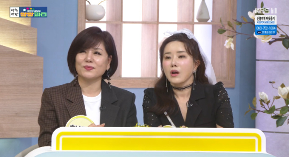 한혜진, 강유진이 '아침마당'에 출연해 소개를 하고 있다. [사진=KBS 방송화면 캡처]