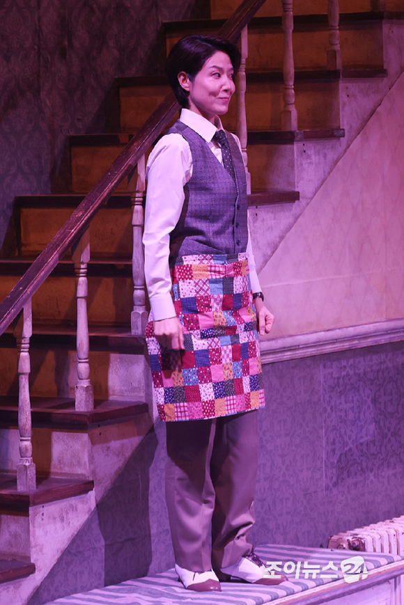 배우 양소민이 19일 오후 서울 종로구 동숭동 대학로티오엠에서 진행된 연극 '오펀스' 프레스콜에 참석해 열연을 펼치고 있다. [사진=문수지 기자]