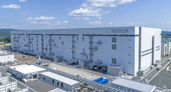 키옥시아 욧카이치 공장 전경. [사진=키옥시아 홈페이지]