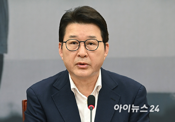 신동욱 국민의힘 최고위원이 28일 오전 서울 여의도 국회에서 열린 최고위원회의에서 발언하고 있다. [사진=곽영래 기자]