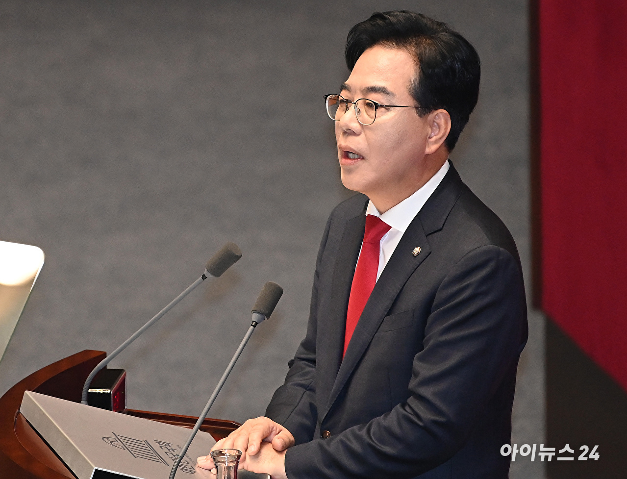 송언석 국민의힘 원내대표가 10일 서울 여의도 국회 본회의에서 교섭단체 대표 연설을 하고 있다. [사진=곽영래 기자]