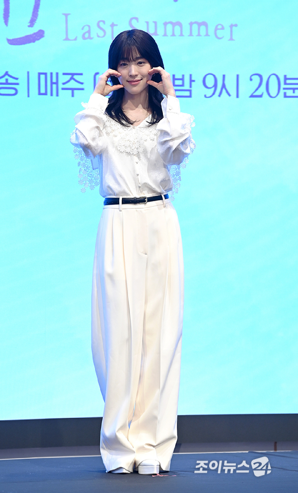 배우 최성은이 29일 서울 구로구 더세인트에서 열린 KBS2TV 새 토일 '마지막 썸머' 제작발표회에서 포토타임을 갖고 있다. [사진=곽영래 기자]