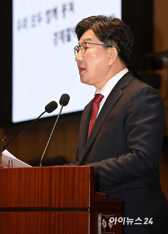 권성동 국민의힘 원내대표가 11일 오전 서울 여의도 국회에서 열린 의원총회에서 발언하고 있다. [사진=곽영래 기자]