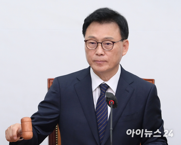 박광온 더불어민주당 원내대표가 지난 12일 오전 서울 여의도 국회에서 열린 최고위원회의를 주재하고 있다. [사진=정소희 기자]