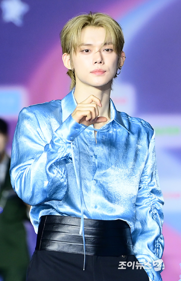 그룹 투모로우바이투게더(TXT) 연준이 26일 오후 경기도 고양 일산서구 대화동 킨텍스에서 열린 2025 SBS 가요대전 Summer(써머) 블루카펫 행사에 참석하고 있다. [사진=정소희 기자]