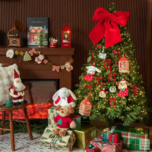 아성다이소는 '크리스마스 시리즈' 상품을 출시했다. [사진=아성다이소]