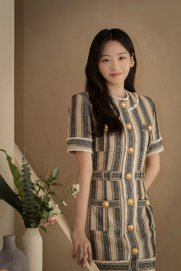 배우 조이현이 영화 '동감' 인터뷰에 앞서 포즈를 취하고 있다. [사진=고고스튜디오]