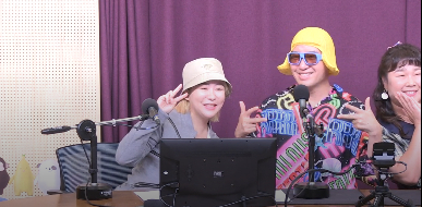 '컬투쇼' 퀸와사비와 탑지(홍석천) [사진=SBS]