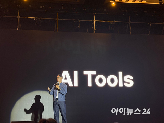 윤현준 잡코리아 대표가 새로운 사명 '웍스피어(Worxphere)'를 공개하고 있다. [사진=황세웅 기자]