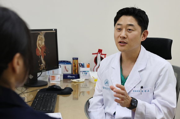 가볍게 뛰기, 자전거 타기, 빠르게 걷기 등 운동을 꾸준히 하면 심혈관질환 재발 위험이 낮아졌다. [사진=연합뉴스]