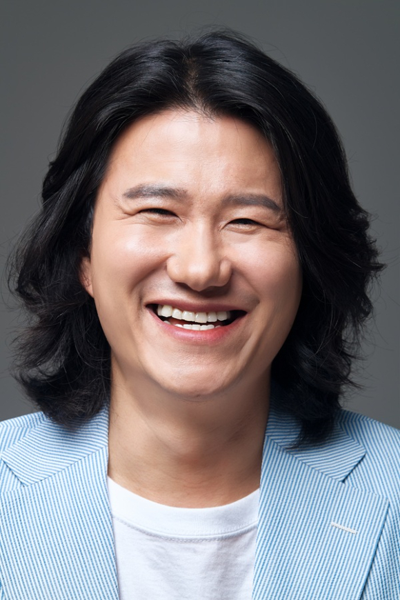 개그맨 임우일이 국내 결식아동 지원을 위해 지파운데이션에 1,000만 원을 기부했다. [사진=임우일 측 ]