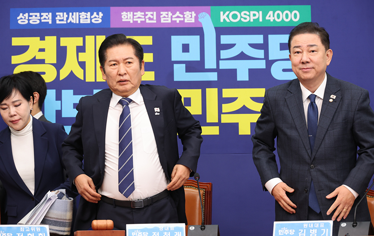 국민의힘 장동혁 대표가 12일 서울 여의도 국회 본청 앞에서 열린 "대장동 일당 7400억 국고 환수 촉구 및 검찰 항소 포기 외압 규탄대회"에서 발언하고 있다. 2025.11.12 [사진=연합뉴스]