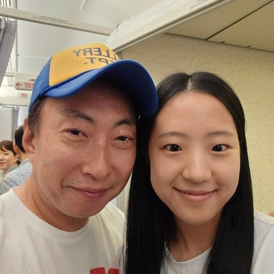 박명수가 국가대표 탁구 선수 신유빈을 만난 근황을 공개했다. [사진=박명수 인스타그램]