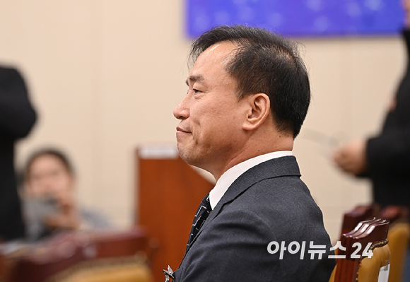 김종철 방송미디어통신위원회 위원장 후보자가 16일 서울 여의도 국회에서 열린 인사청문회에 출석하고 있다. [사진=곽영래 기자]