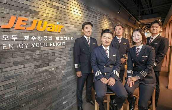 제주항공 소속 그린크루들. [사진=제주항공]