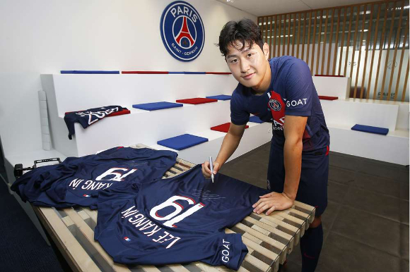 한국 축구의 미래 이강인이 PSG와 계약을 맺었다. [사진=PSG 홈페이지 캡처]