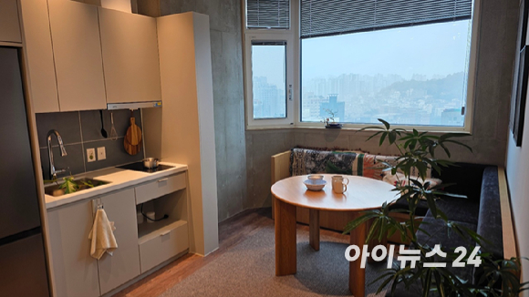 서울 마포구 '에피소드 신촌캠퍼스' 입구. [사진=이수현 기자]