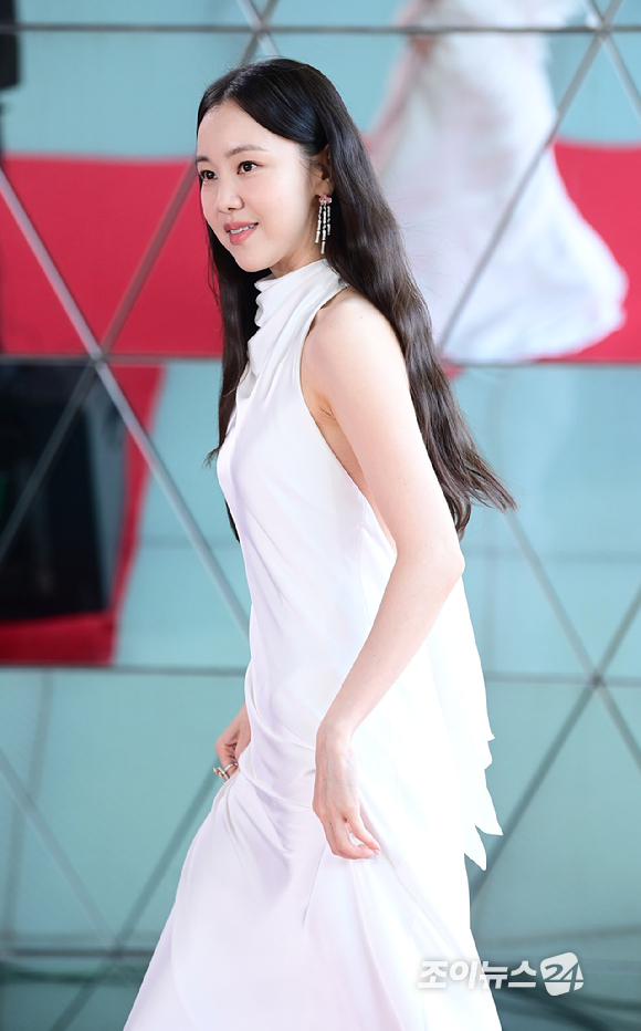 '환승연애' 배우 김예원이&nbsp;31일 오후&nbsp;인천시 영종구 운서동 파라다이스시티에서 열린&nbsp;제5회 청룡시리즈어워즈&nbsp;레드카펫 행사에 참석하고 있다. [사진=정소희 기자]