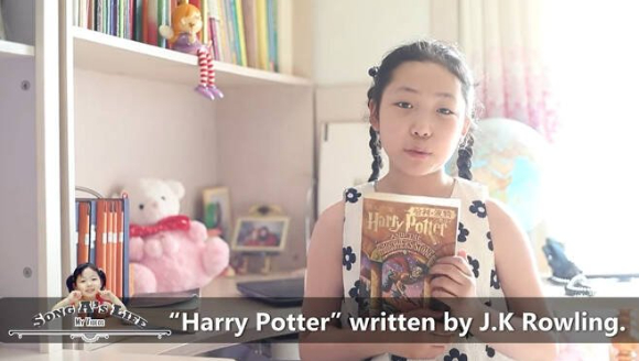 유미가 평양 중구역에 있는 능라인민유원지에서 범퍼카를 타는 모습 [사진=유튜브 Olivia Natasha- YuMi Space DPRK daily 캡처 ]