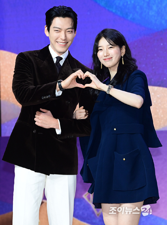 [종합] 김우빈x수지, 김은숙과 강렬 컴백⋯&apos;다 이루어질지니&apos; 추석 휩쓸 자신감