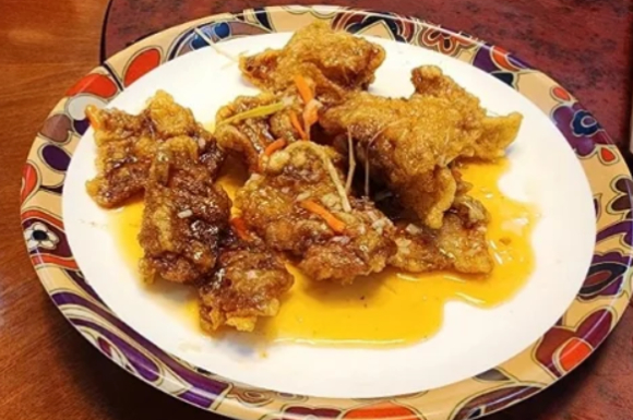 부산 차이나타운 축제에서 2만2000원짜리 꿔바로우를 두고 바가지 논란이 일고 있다. 사진은 해당 꿔바로우. [사진=온라인 커뮤니티]