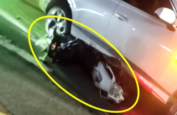 어린 자매를 태우고 만취 운전을 하다 오토바이 운전자를 숨지게 한 30대 여성이 징역 12년을 선고받았다. 사진은 지난 1월 4일 충남 홍성군 한 도로에서 발생한 교통사고 현장. 이 사고로 인해 20대 오토바이 운전자 B씨가 숨졌다. [사진=JTBC 사건반장 방송화면 캡처]